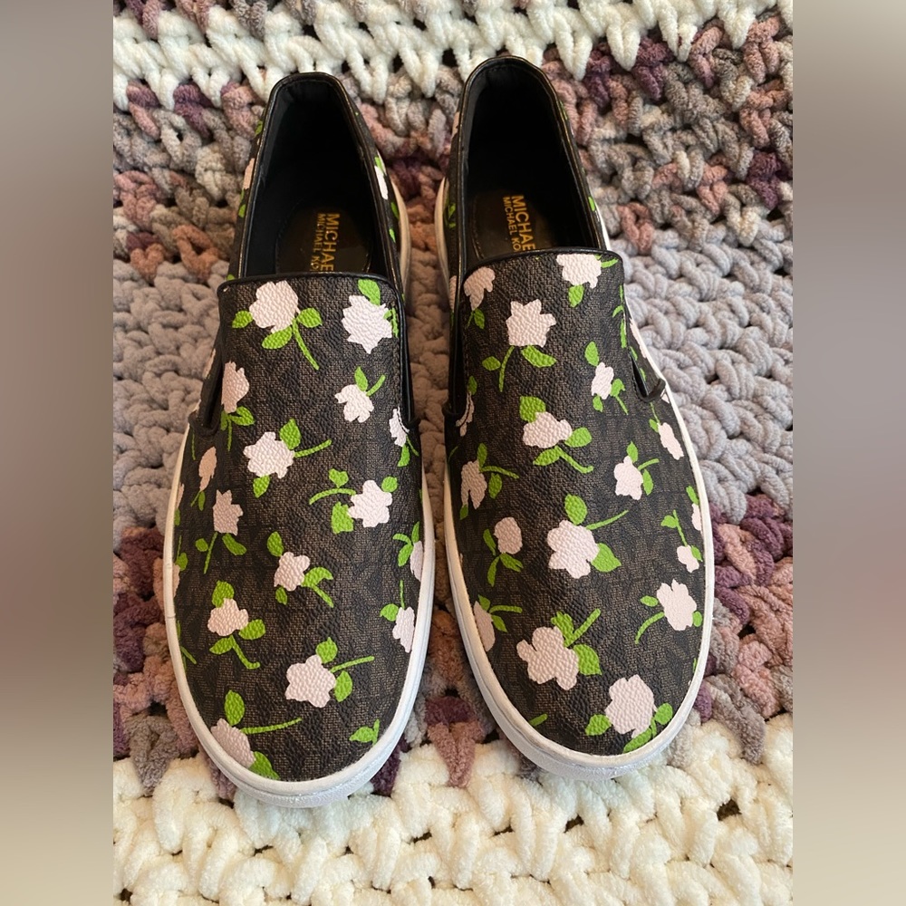 Michael Kors 👟 size 8